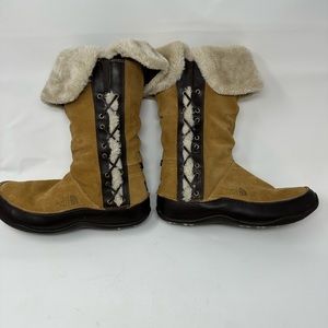 NWOT The North Face Primaloft boots.